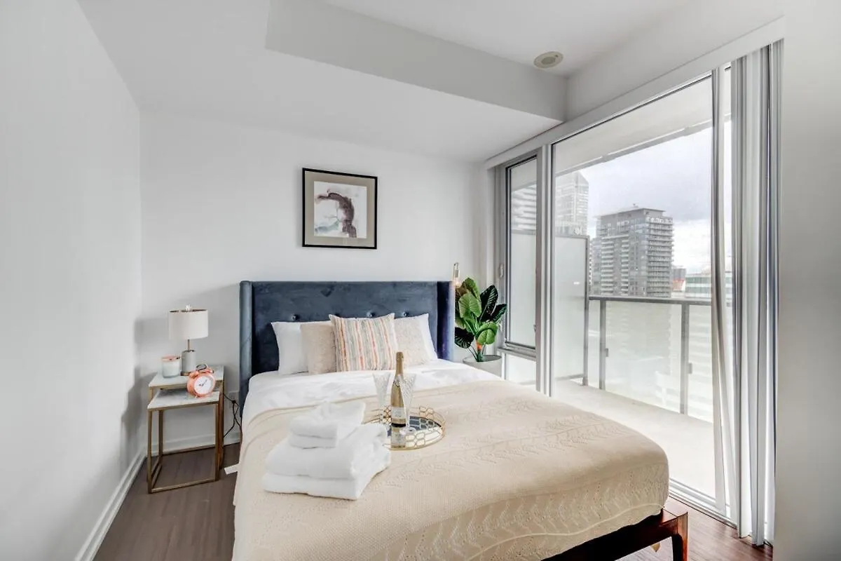 Luxury Condo By Cn Tower Toronto Apartment