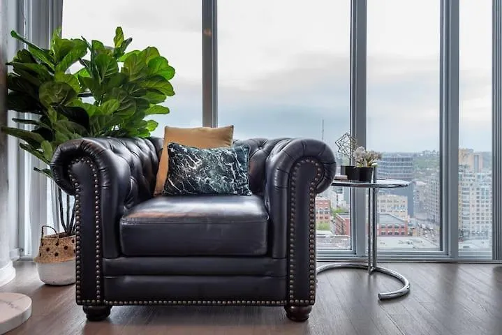 Luxury Condo By Cn Tower Toronto Canada